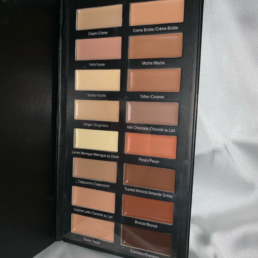 🌼New🌼 Multi-Shade Concealer Pallet